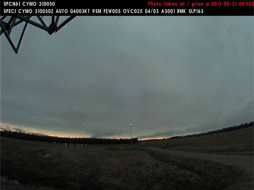 Image of the northeast-oriented weather camera at the Moosonee Airport, 30 May 2013