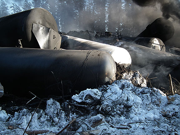 Image of dderailed tank cars