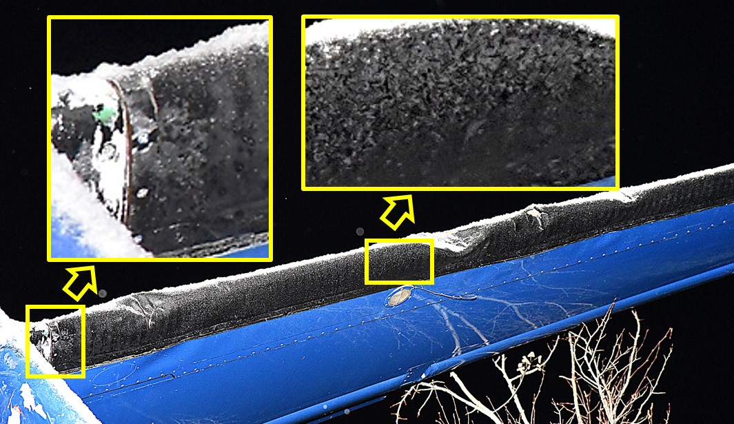 Photo du stabilisateur horizontal gauche avec 2 images en médaillon montrant la contamination par le givre sur le bord d’attaque (Source : Gendarmerie royale du Canada, avec annotations du BST)